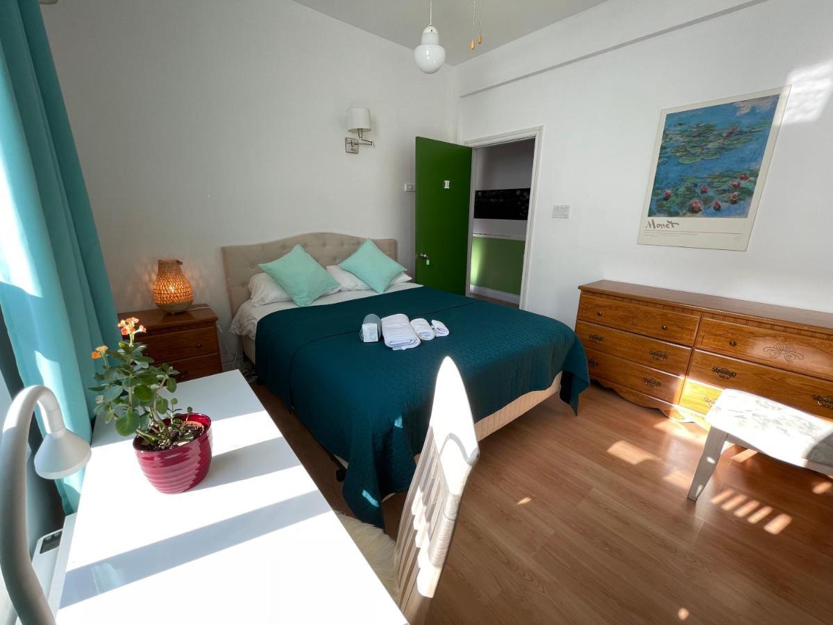 Chambres El Mediterraneo Rooms Монреаль Экстерьер фото